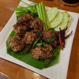 ลาบหมูทอด 7 ชิ้น