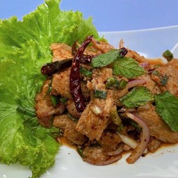 น้ำตกคอหมูย่าง