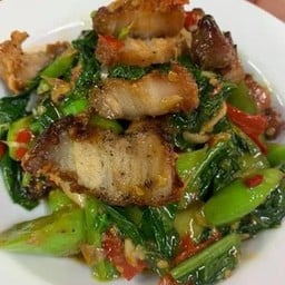 ข้าวคะน้าหมูกรอบ