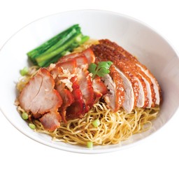 บะหมี่หมูแดง กับ เป็ดย่าง