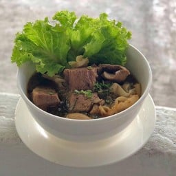 ก๋วยเตี๋ยวเนื้อตุ๋น