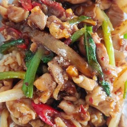 ไก่ผัดพริกเผา