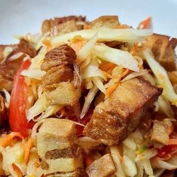 ส้มตำหมูกรอบ