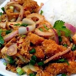 ข้าวยำไก่แซ่บ