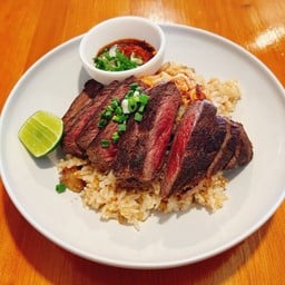 ข้าวผัดเนื้อพิคานย่า