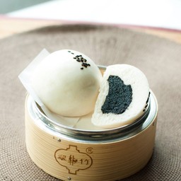 ซาลาเปาไส้งาดำ 2 ลูก นึ่ง หรือ ทอด