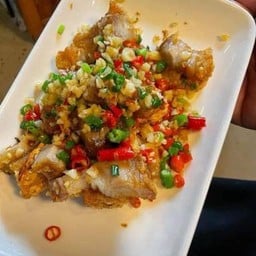 หมูกรอบคั่วพริกเกลือ