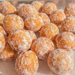 ขนมไข่หงษ์ ไส้เค็มถั่วเหลือง แบบ คลุกน้ำตาล