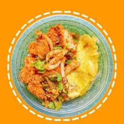 ข้าวยำไก่แซ่บไข่ข้น