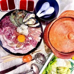 หมูหัน-จิ้มจุ่ม หน้าหาดจอมเทียน