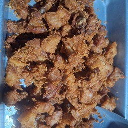 สามชั้นทอดกระเทียม