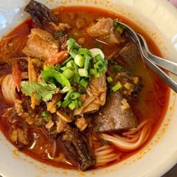 De Muang Phan ข้าวซอย