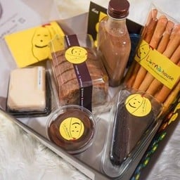 Get to know Larna house