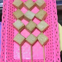 บังซิดลูกชิ้นทอดน้ำจิ้มรสเด็ดอร่อยไม่ซ้ำจำสูตรไม่ได้