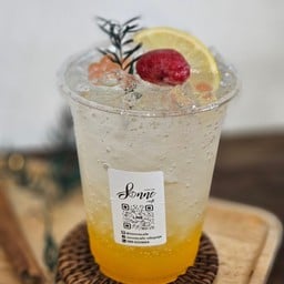 เสาวรส โซดา