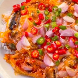 ไข่ขยี้ปลากระป๋องราดข้าว