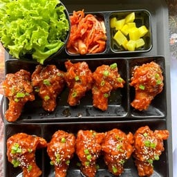 ปีกไก่ทอดซอสเกาหลีเผ็ด 5 ชิ้น