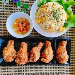 เซ็ตข้าวผัดไข่ + ปีกบนไก่ทอด 5 ชิ้น - ฟรีมิโซะซุป