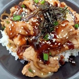 ข้าวหน้าหมูญี่ปุ่น(บูตะด้ง) - ฟรีมิโซะซุป