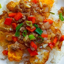 ไข่ดาวทรงเครื่อง ราดข้าว