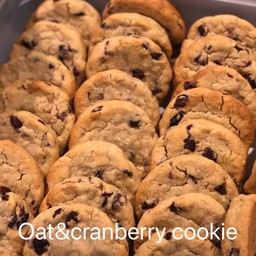Oat & Cranberry Cookie