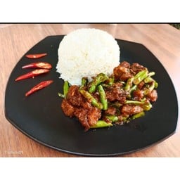 ผัดพริกแกงราดข้าว