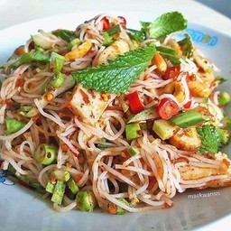 ยำขนมจีนหมูยอ