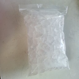 น้ำแข็งอนามัย ก้อนเหลี่ยม  ถุง 1.1kg.