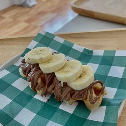 ครอฟเฟิลนูเทลล่า + กล้วย