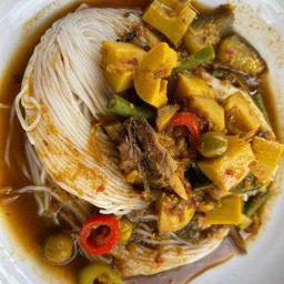 ชุดขนมจีน+แกงไตปลา