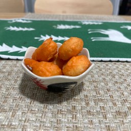 ลูกชิ้นหมูชุปแป้ง ทอด