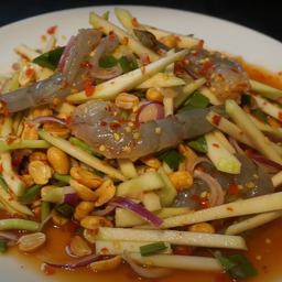 ยำมะม่วงกุ้งสด/สุก