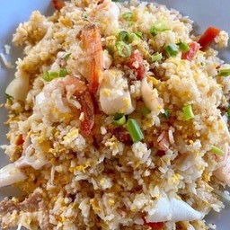 ข้าวผัดรวมมิตร