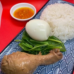 ชุดข้าวน่องไก่ตุ๋น