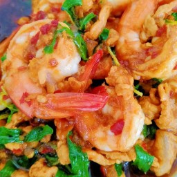 กะเพราพริกแห้ง หน้าโรงเรียนวัดป่าประดู่