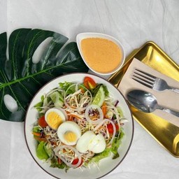 สลัดไข่ต้ม