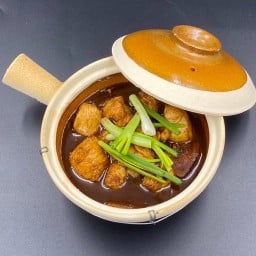 E02 ไก่ซอสน้ำมันงาผัดเหล้าจีน