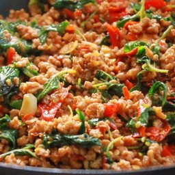 กะเพราหมูสับ(กับข้าว)