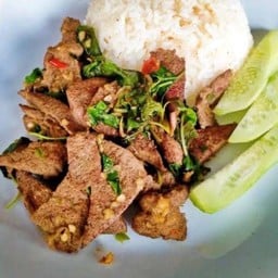 กะเพราตับหมูราดข้าว