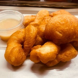 ปาท่องโก๋ + ซาลาเปา + นม