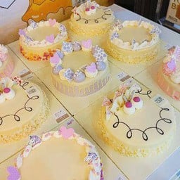 เค้กวนิลา เคลือบไวท์ช็อค พิเศษ