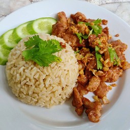 หมูทอดกระเทียม