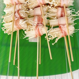 สามชั้นพันเห็ดเข็มทอง