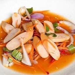 ยำไส้กรอก