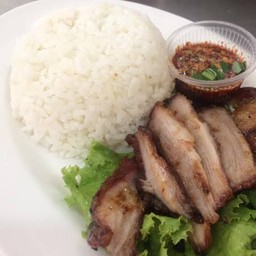 ข้าวหน้าหมูย่างน้ำจิ้มแจ่ว