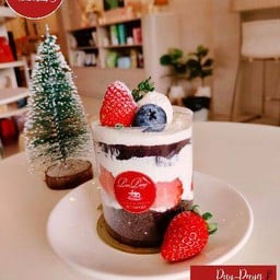 Choco Strawberry Short cake