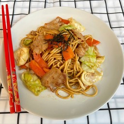 ยากิโซบะหมู