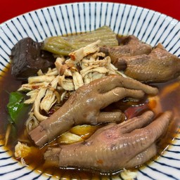 ก๋วยเตี๋ยวไก่ฉีก ตีน ข้อ พิเศษ