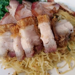 เกี๊ยวน้ำหมูกรอบ