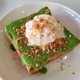 ปังโทสต์สังขยาใบเตย+ไอติม